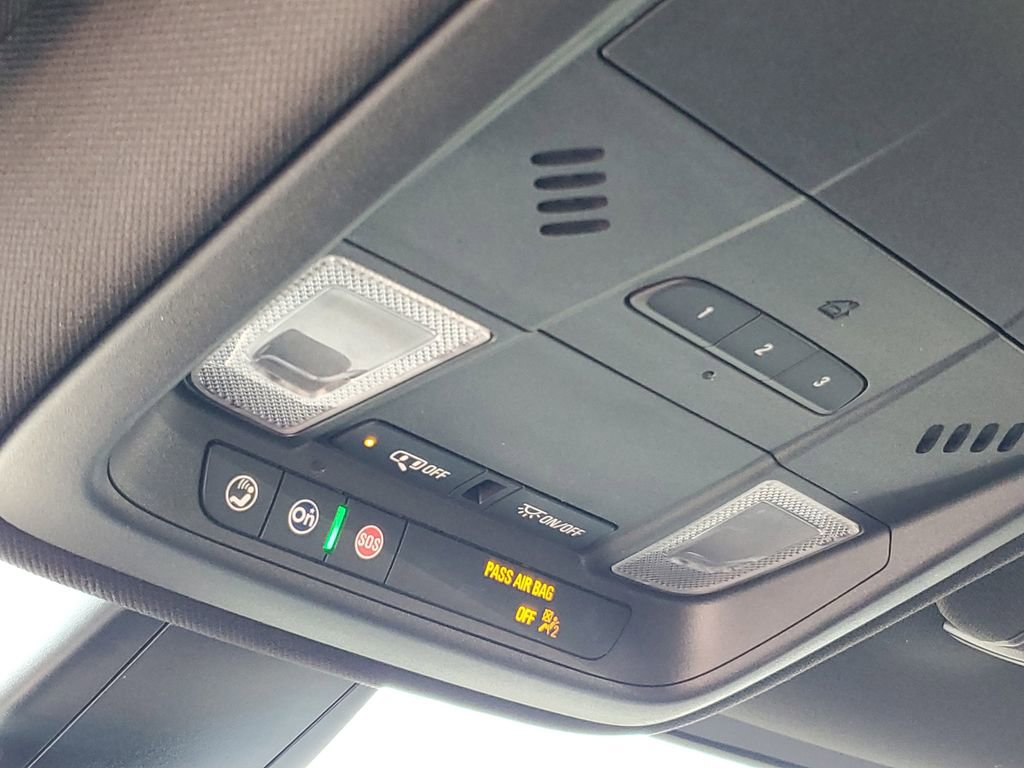 Certified 2025 Cadillac XT5 Luxury FWD image 17