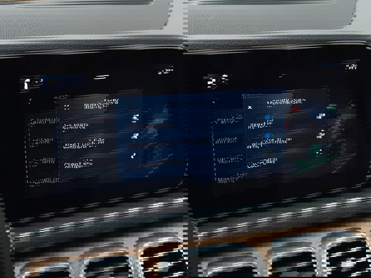 Used 2024 Mercedes-Benz GLE 350 4MATIC SUV image 46