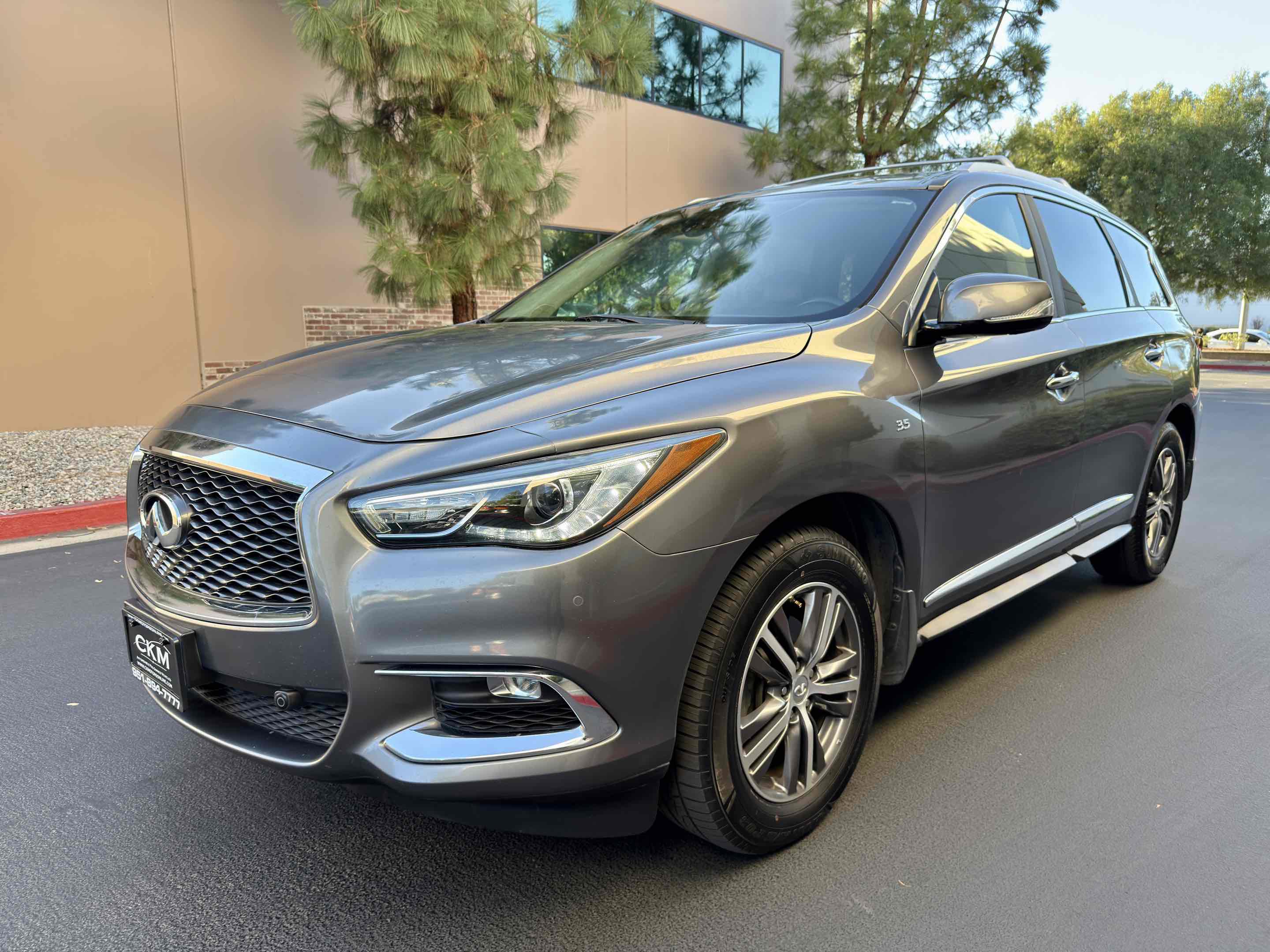 Used 2017 INFINITI QX60 FWD w/ Premium Plus Package image 3