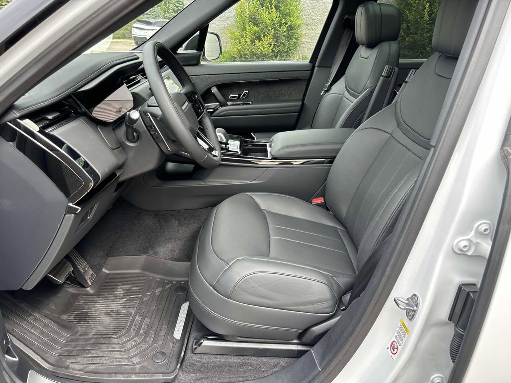 New 2025 Land Rover Range Rover Sport Dynamic SE image 13