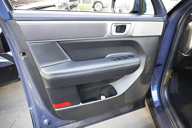 Certified 2025 Hyundai Santa Fe SEL image 23