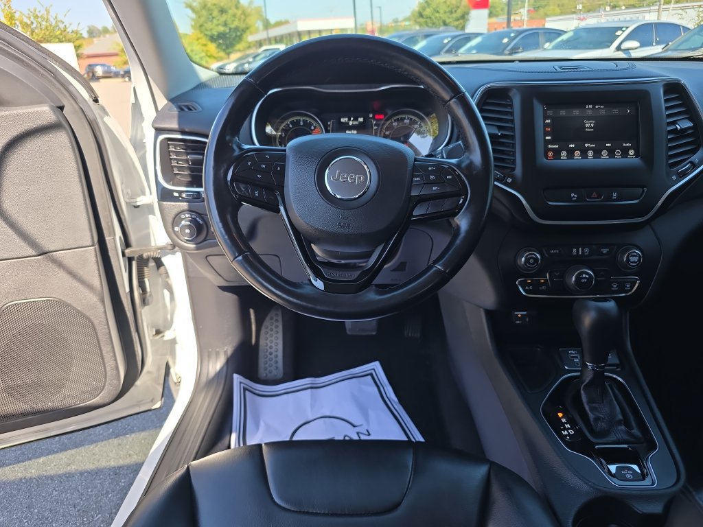 Used 2021 Jeep Cherokee Latitude Plus FWD image 20
