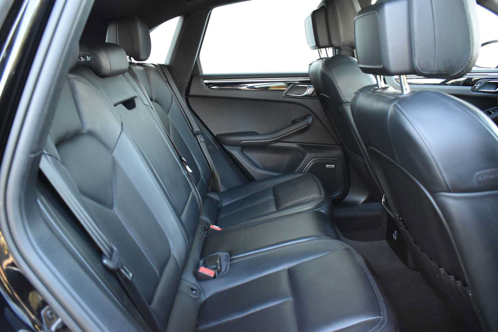 Used 2021 Porsche Macan S AWD/4WD image 10