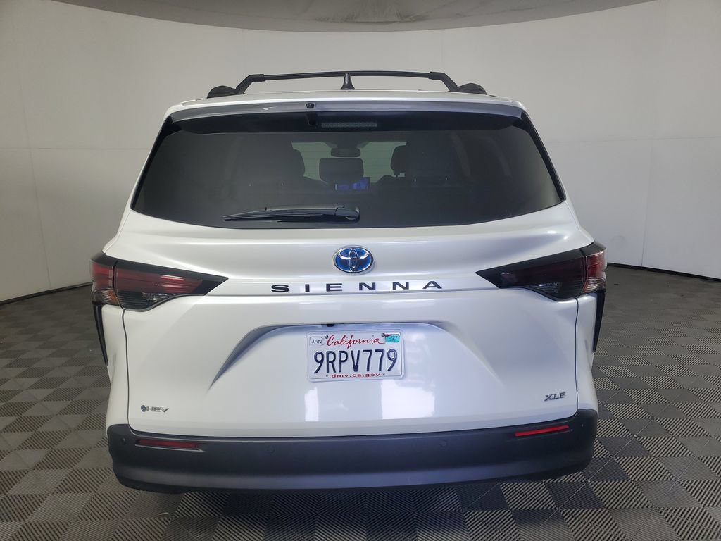 Used 2025 Toyota Sienna XLE w/ XLE Plus Package FWD image 5