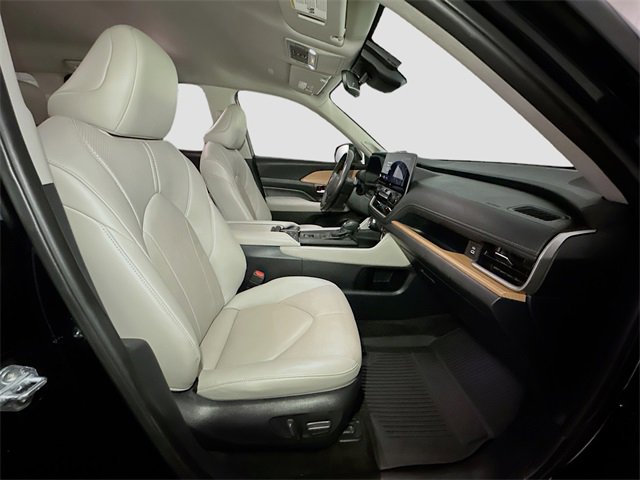 Used 2024 Toyota Grand Highlander Limited image 36