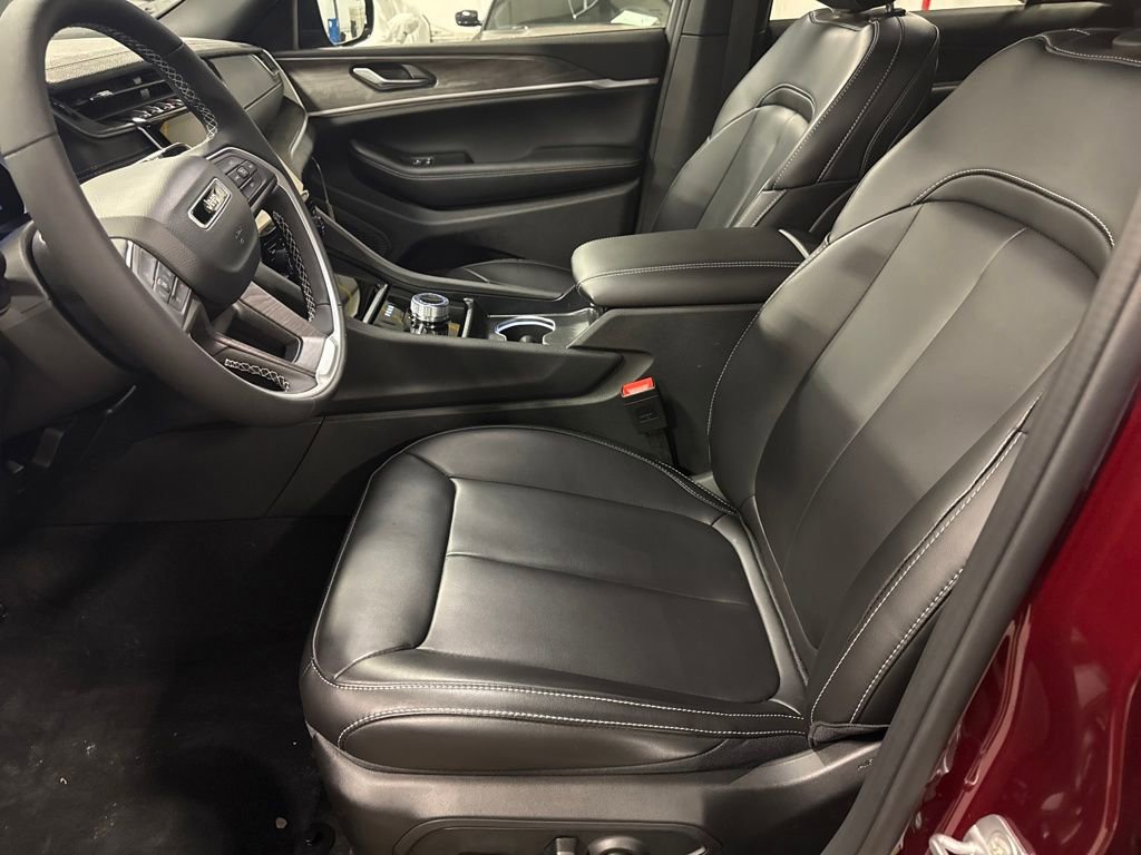 New 2025 Jeep Grand Cherokee Limited image 9