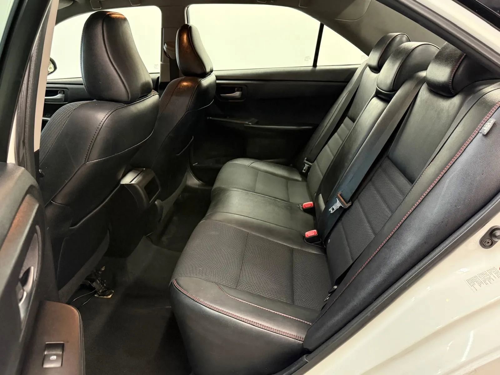 Used 2017 Toyota Camry SE image 24