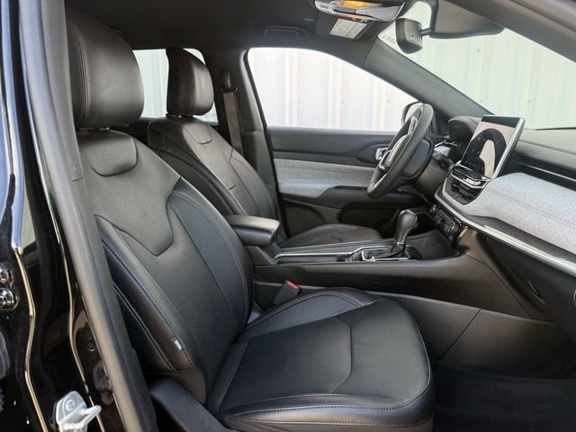 Used 2023 Jeep Compass Latitude AWD/4WD image 29