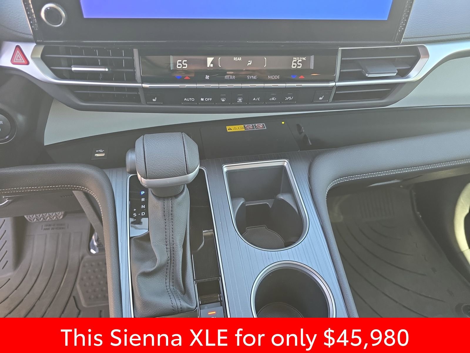 Used 2025 Toyota Sienna XLE w/ XLE Plus Package FWD image 32