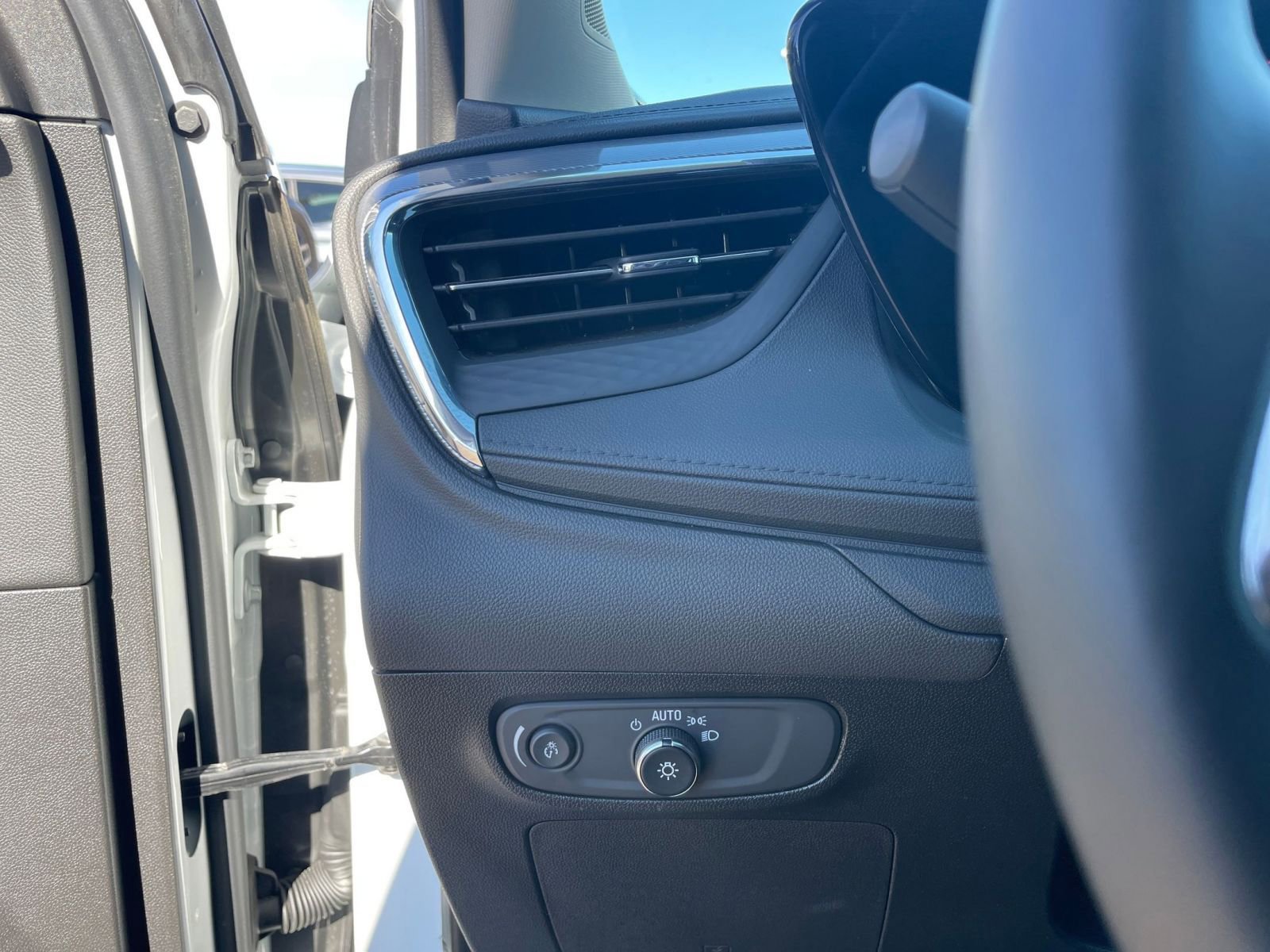 Used 2025 Buick Encore GX Preferred image 33