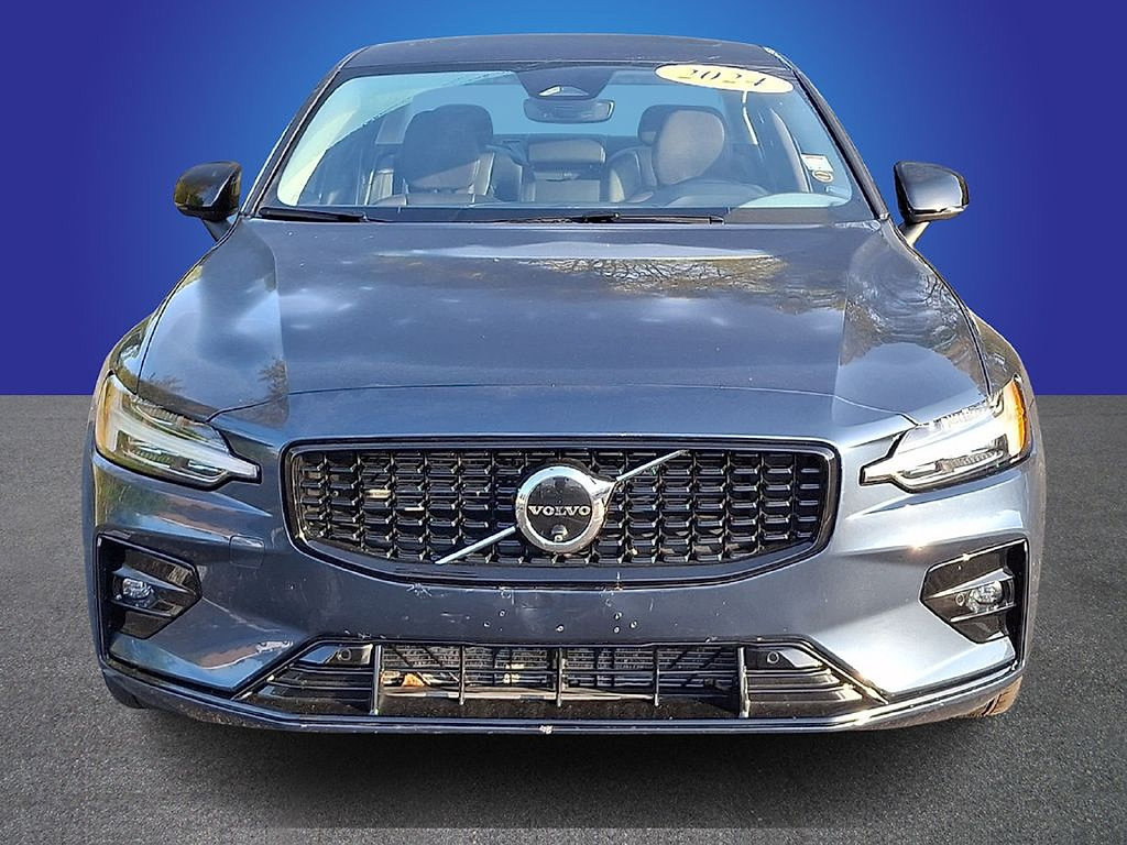 Used 2024 Volvo S60 B5 Plus AWD/4WD image 2