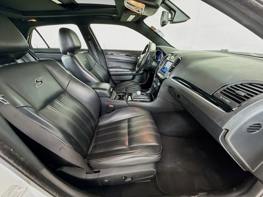 Used 2022 Chrysler 300 S image 29
