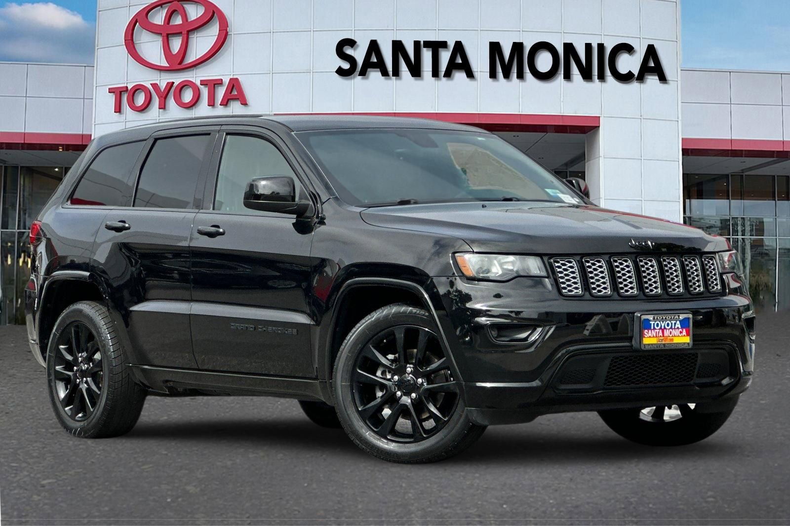 Used 2018 Jeep Grand Cherokee Altitude image 1