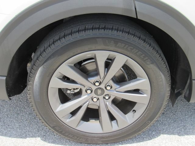 Used 2023 Ford Explorer XLT w/ Equipment Group 202A RWD image 11