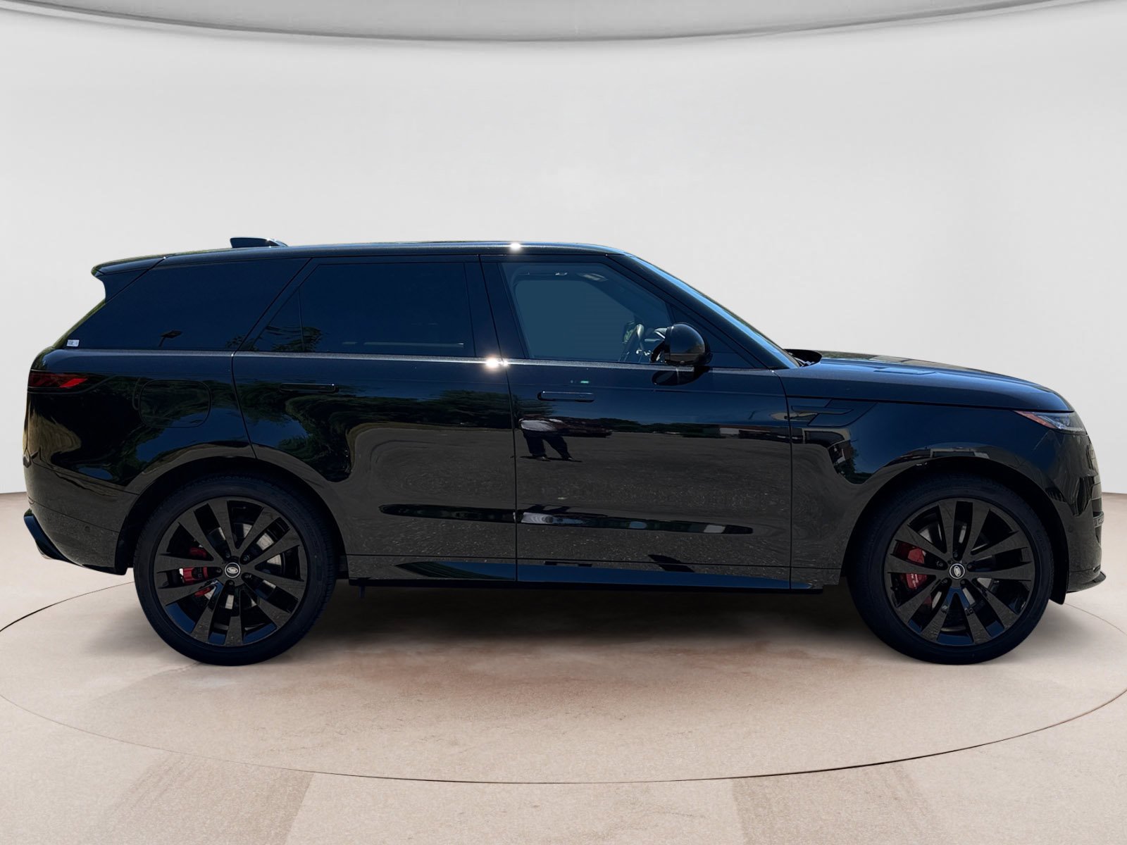 Used 2025 Land Rover Range Rover Sport Dynamic SE AWD/4WD image 6