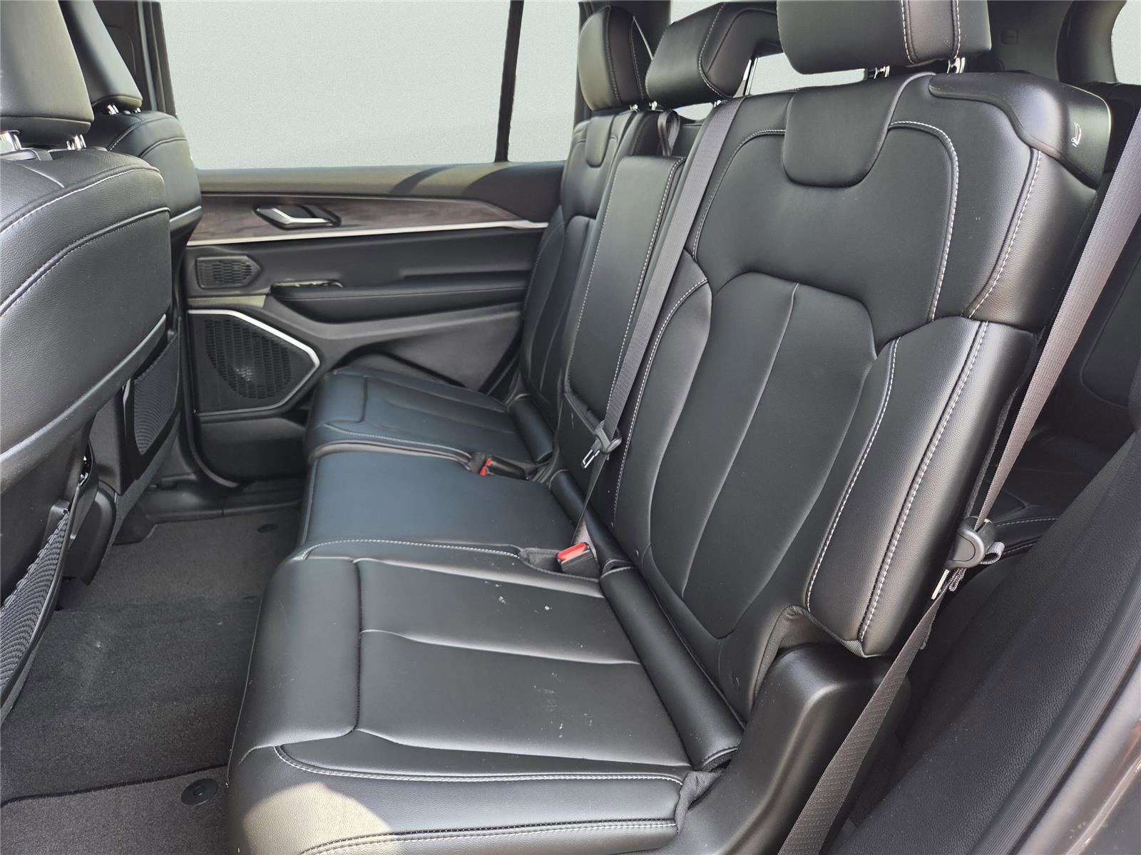 New 2026 Jeep Grand Cherokee L Limited image 23