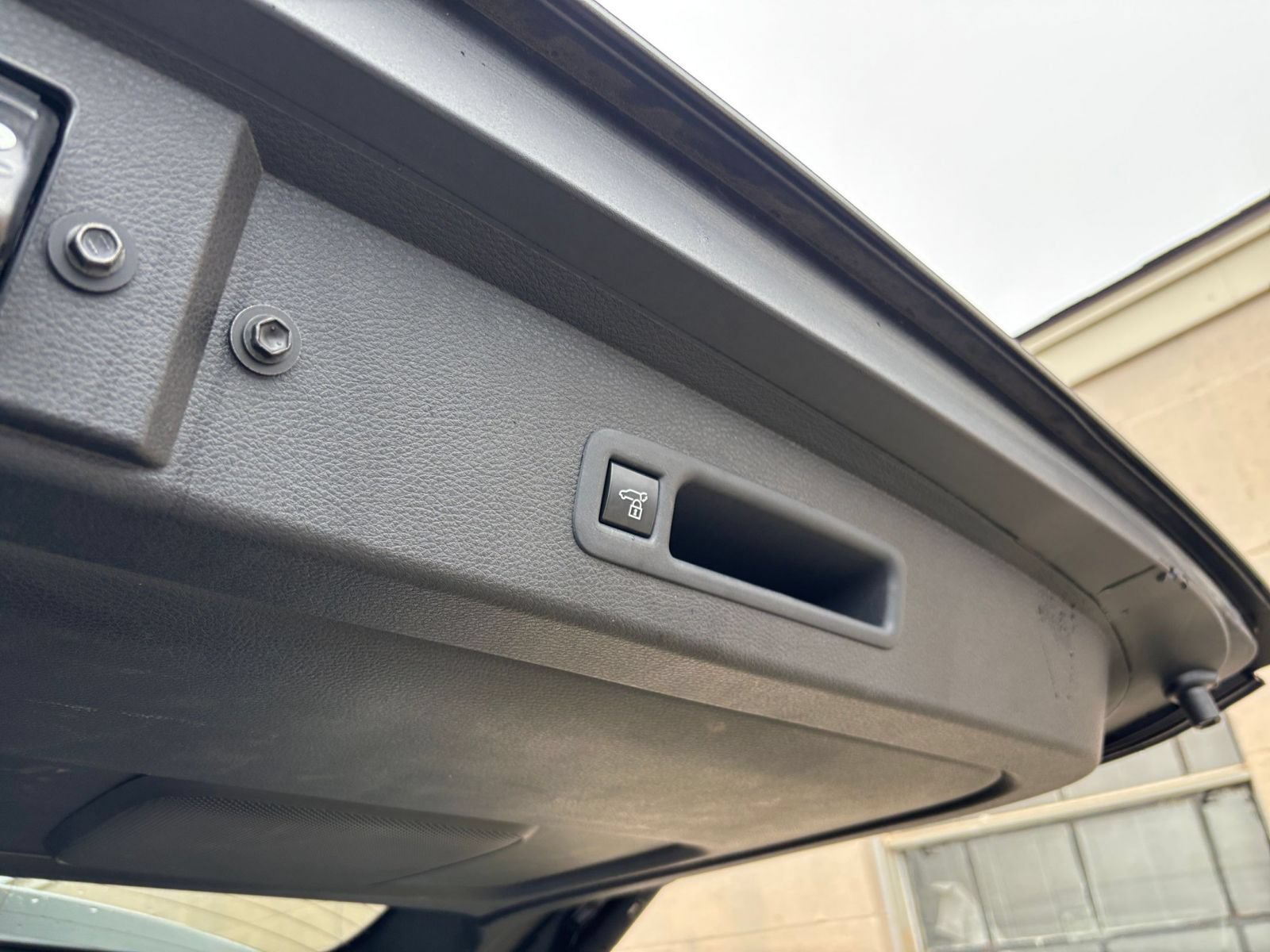 Used 2025 Toyota Sienna XLE FWD image 24
