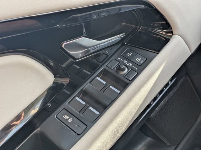 Used 2024 Land Rover Range Rover Evoque Dynamic SE image 22