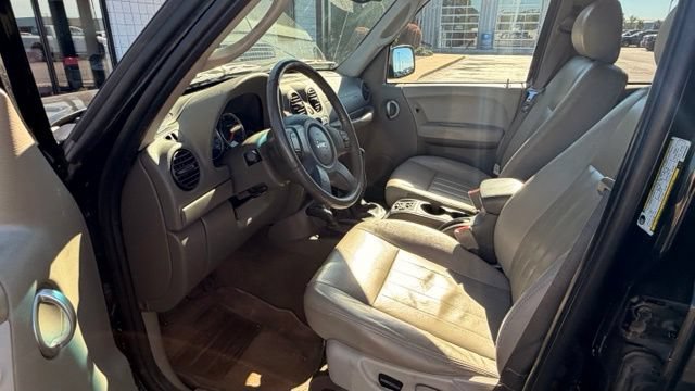 Used 2005 Jeep Liberty Renegade w/ Luxury Group AWD/4WD image 11