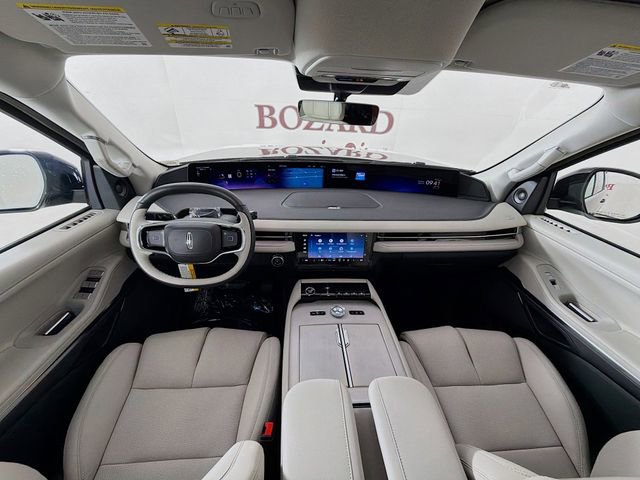 New 2026 Lincoln Navigator L Premier AWD/4WD image 28