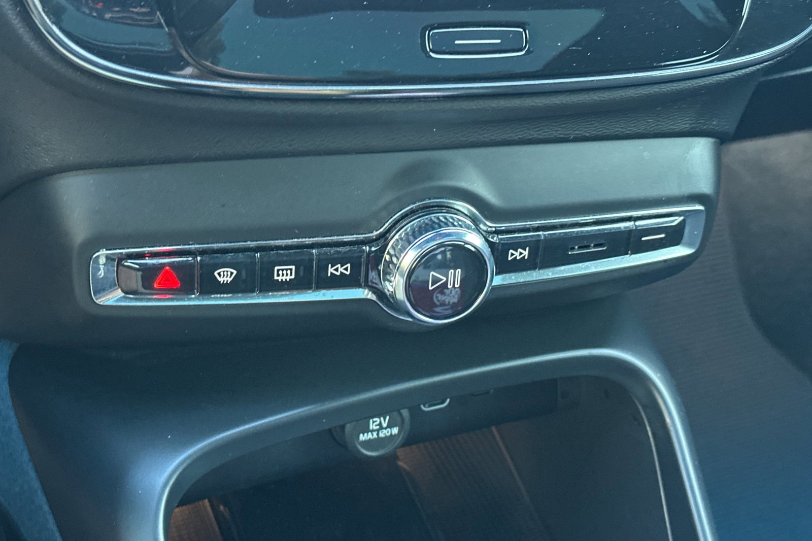 Certified 2023 Volvo C40 P8 Recharge Ultimate image 24