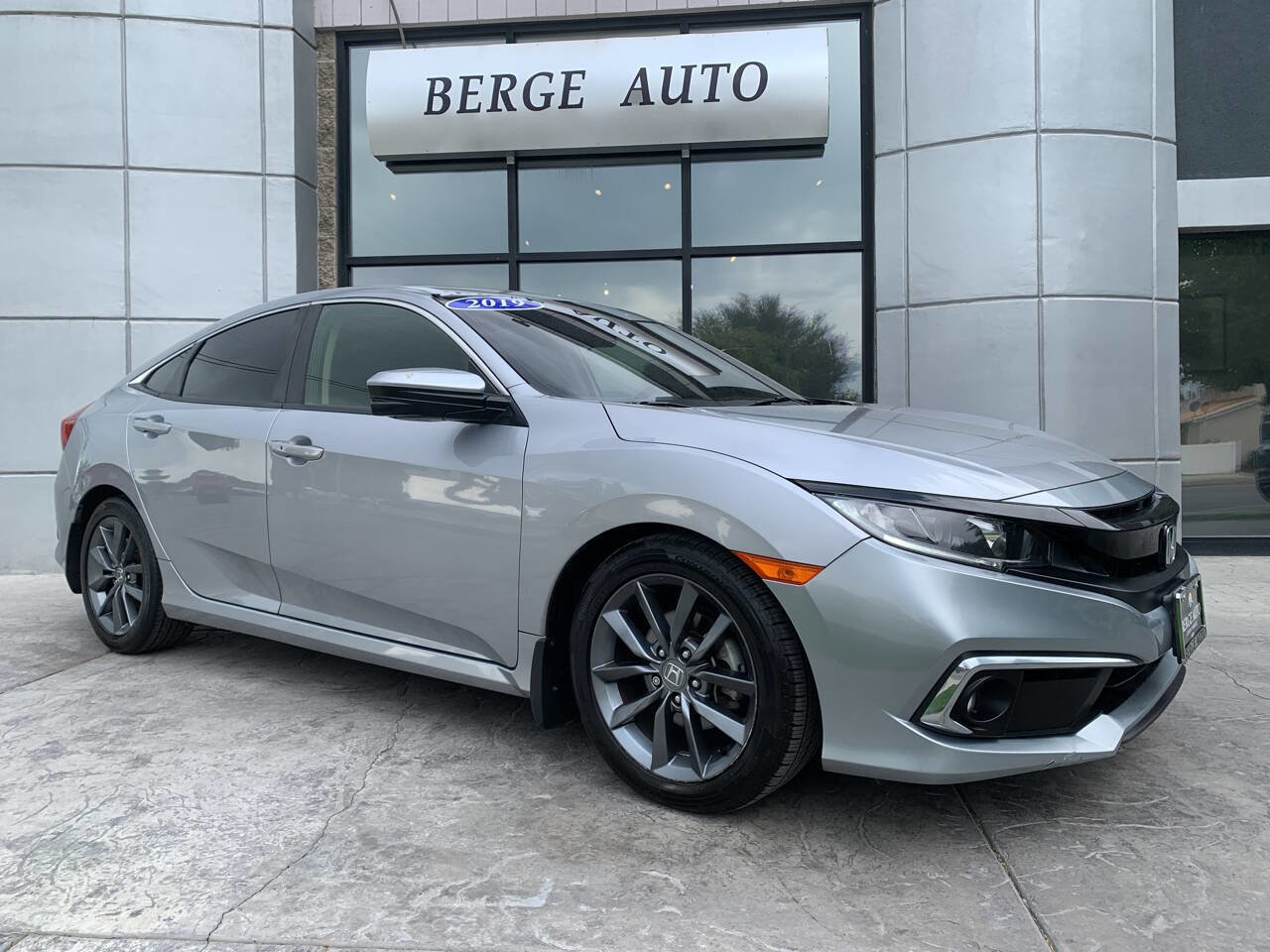 Used 2019 Honda Civic EX image 1