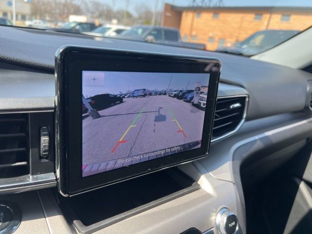 Certified 2022 Ford Explorer XLT w/ Equipment Group 202A image 13