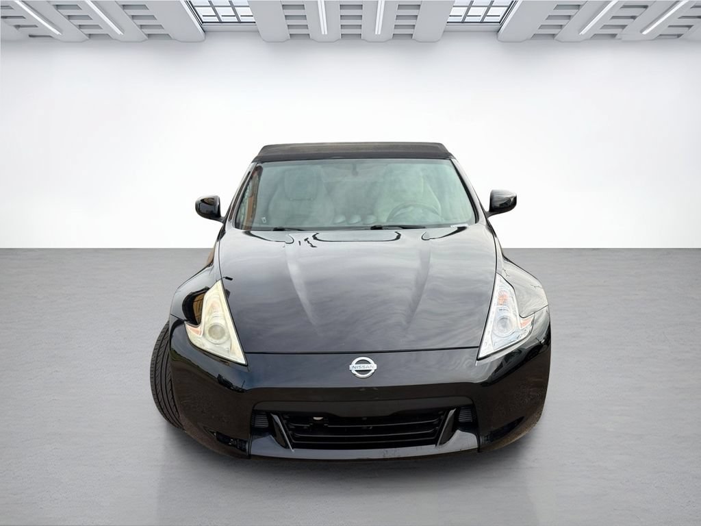 Used 2011 Nissan 370Z Touring RWD image 5