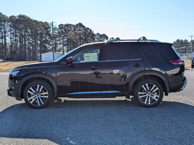 New 2025 Nissan Pathfinder Platinum image 7
