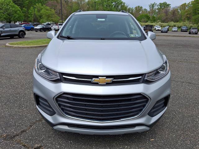 Used 2020 Chevrolet Trax LT w/ LT Convenience Package AWD/4WD image 2