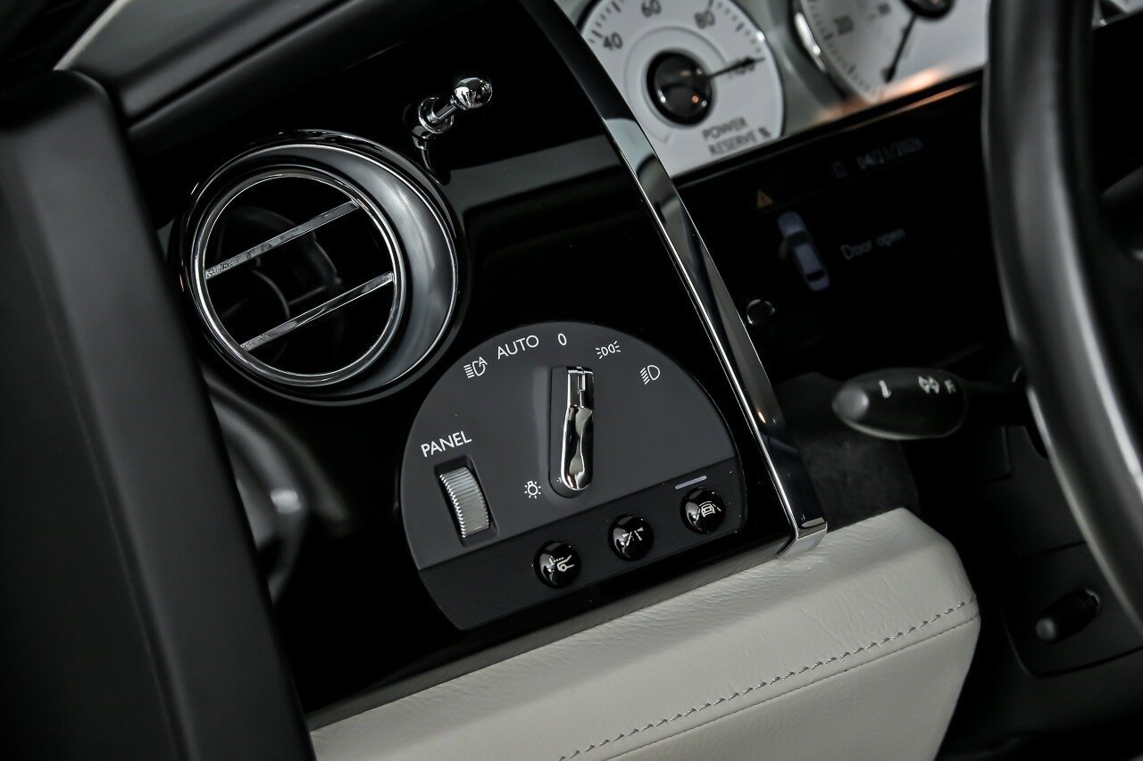 Used 2016 Rolls-Royce Ghost RWD image 27