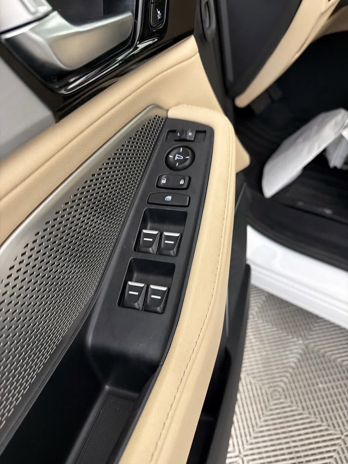 Used 2022 Acura MDX FWD image 24