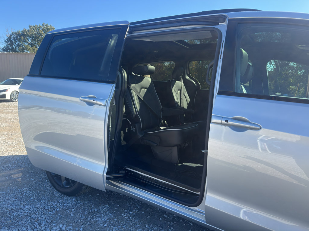 New 2026 Chrysler Pacifica Limited w/ S Appearance Package image 22