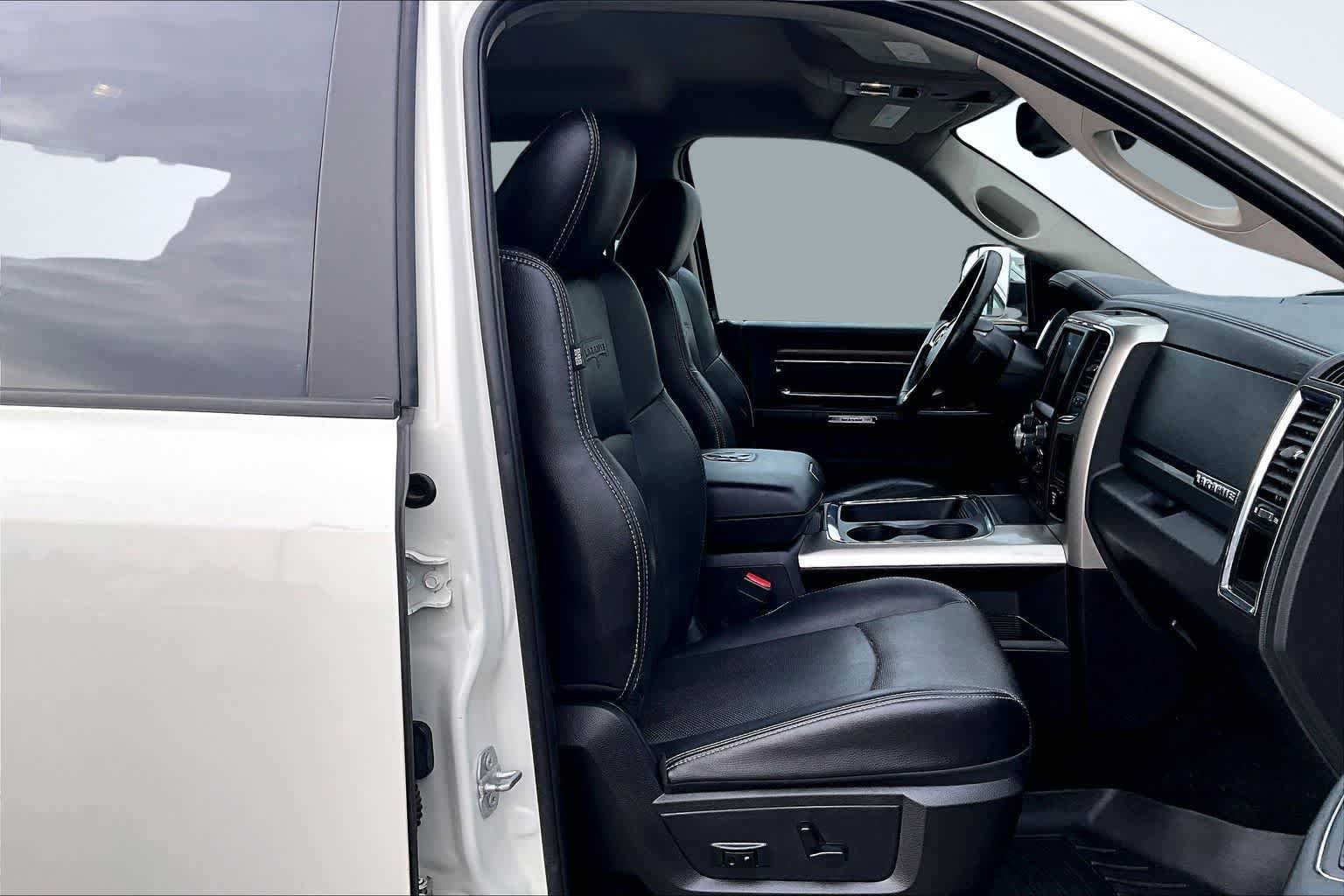 Used 2016 RAM 1500 Laramie image 14