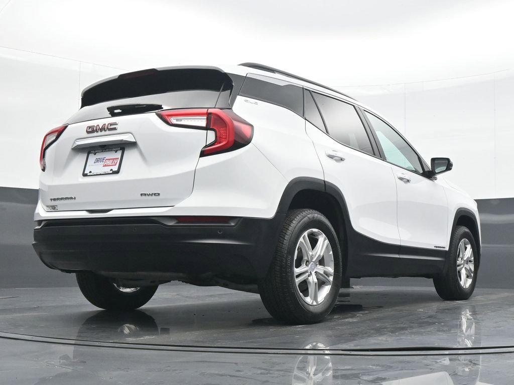 Used 2023 GMC Terrain SLE w/ Driver Convenience Package image 21