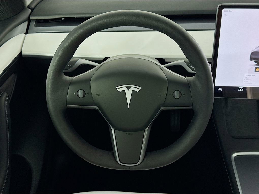 Used 2025 Tesla Model Y Long Range image 29