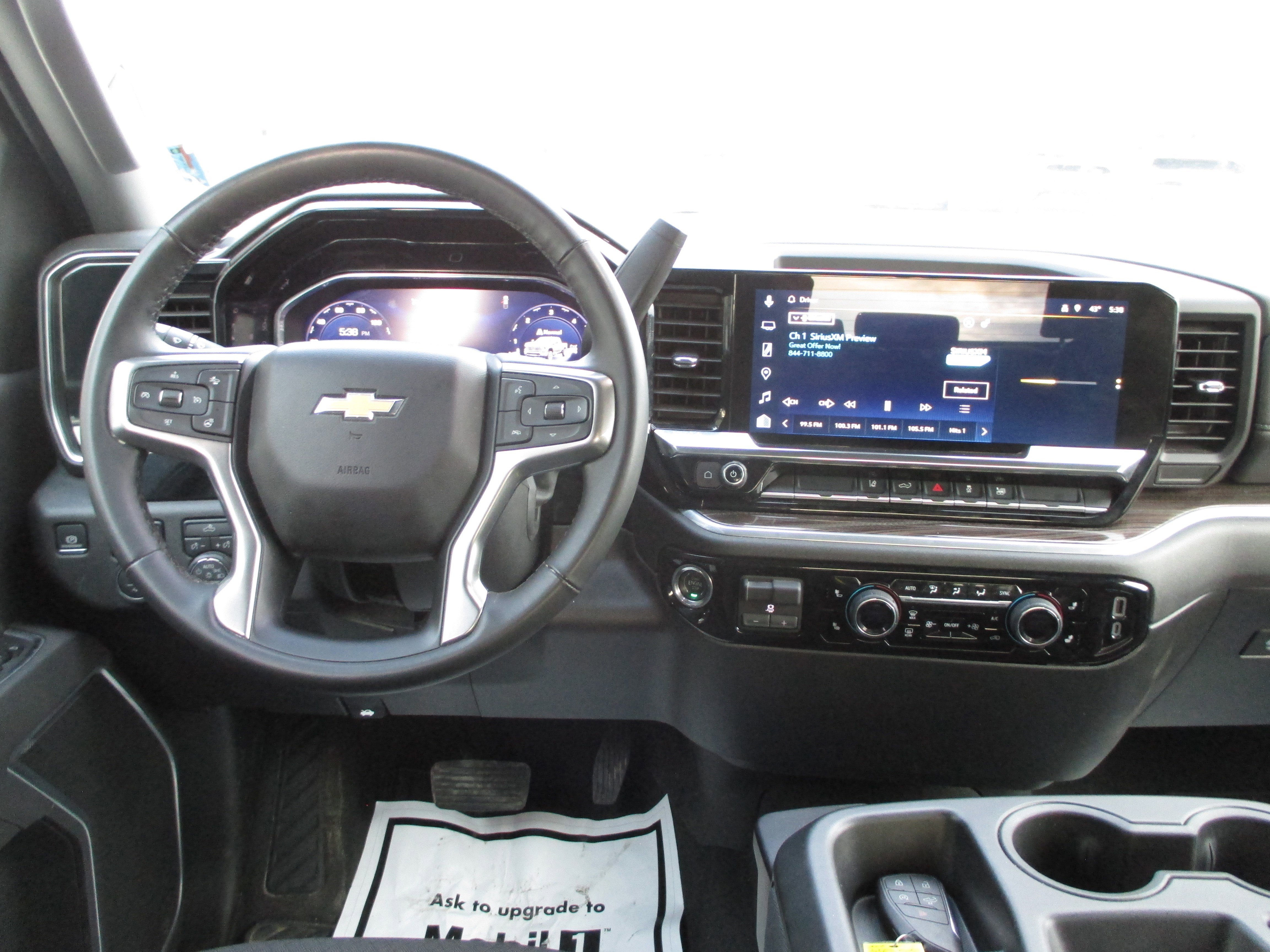 Used 2025 Chevrolet Silverado 2500 LT w/ Convenience Package image 11