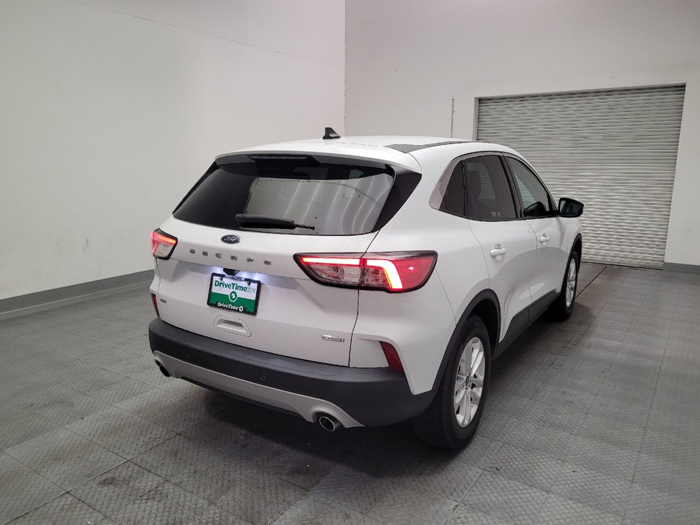 Used 2020 Ford Escape SE FWD image 9
