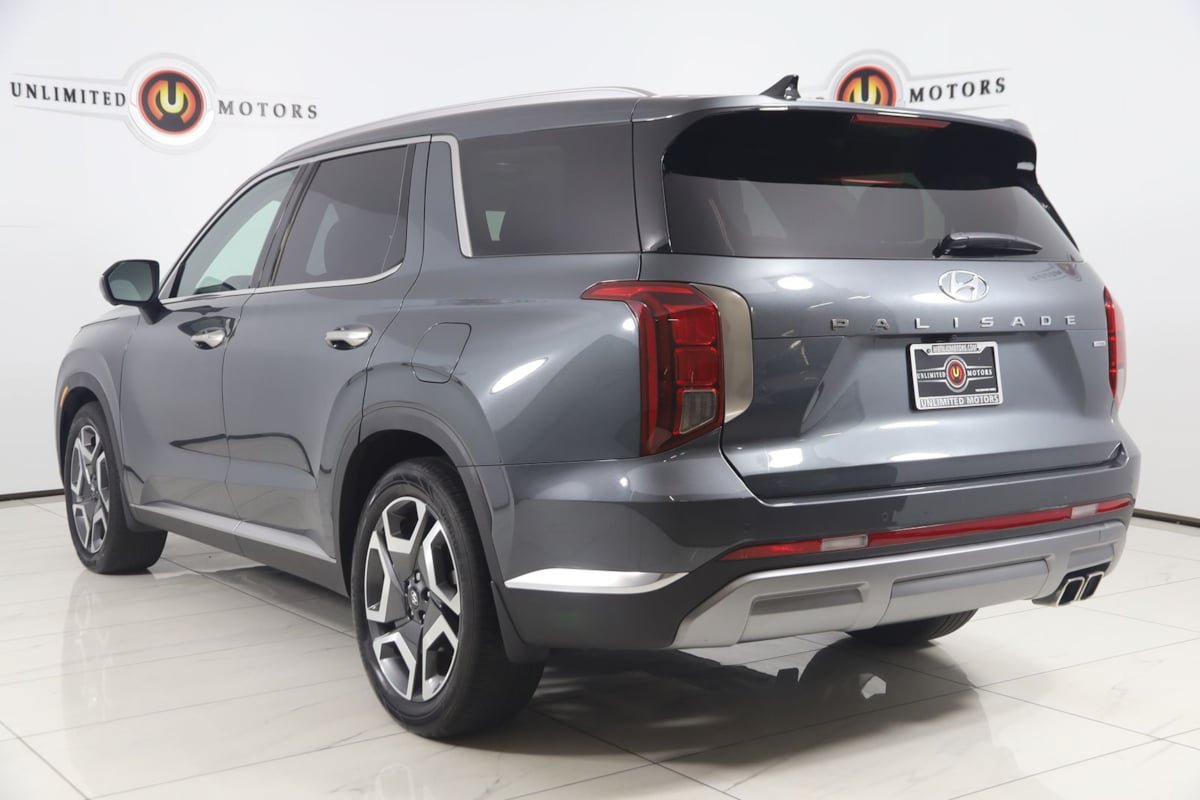 Used 2023 Hyundai Palisade Limited w/ Cargo Package AWD/4WD image 4