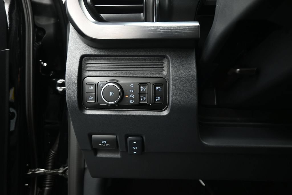 New 2026 Ford F250 Lariat w/ Black Appearance Package AWD/4WD image 11
