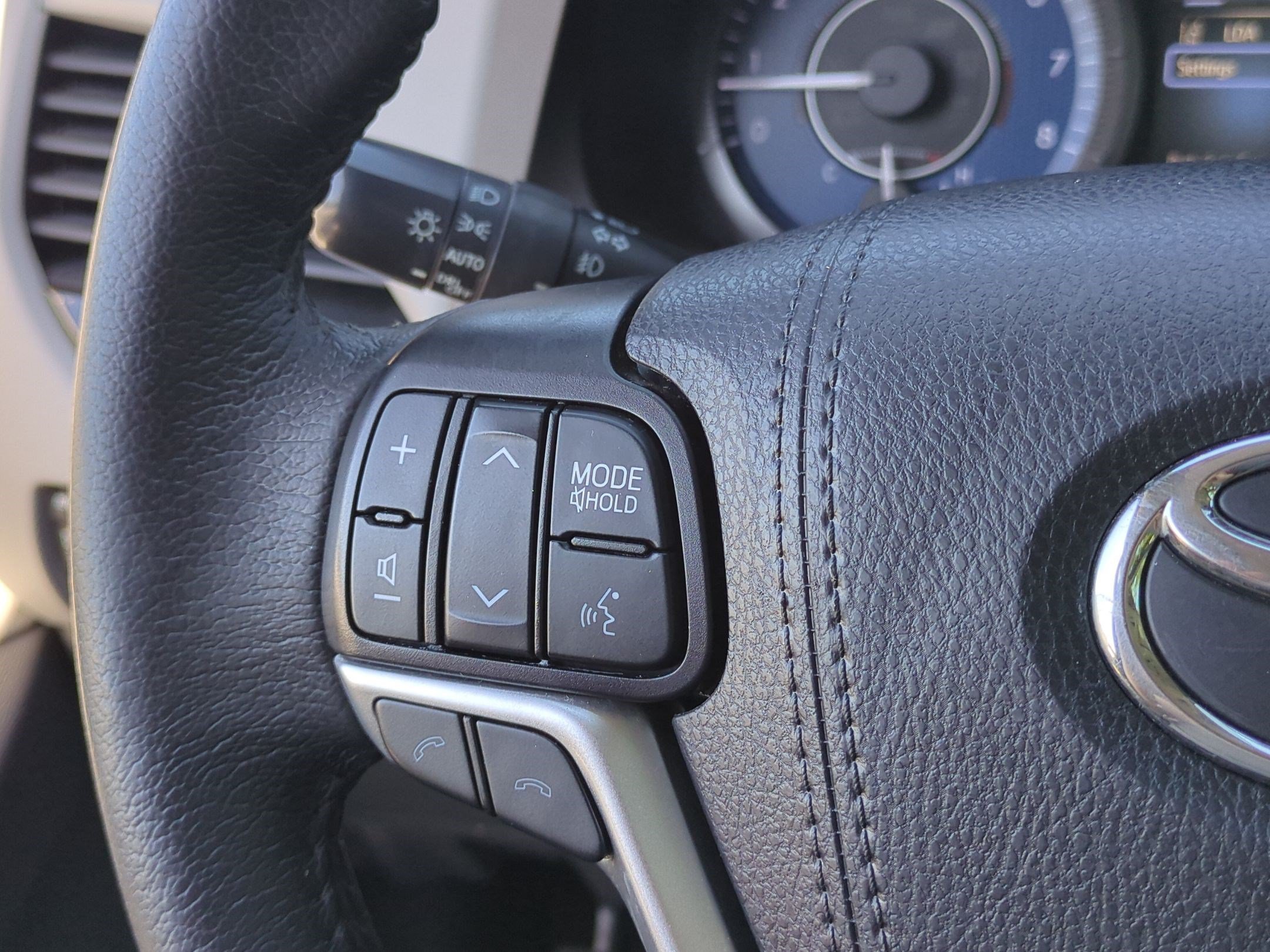 Used 2020 Toyota Sienna XLE FWD image 19