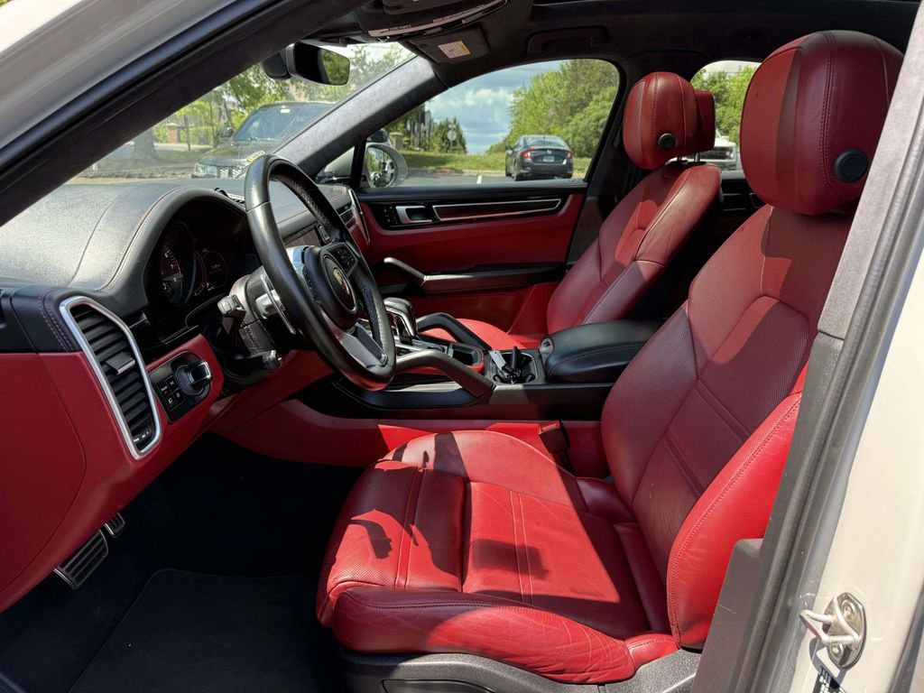 Used 2021 Porsche Cayenne GTS AWD/4WD image 13