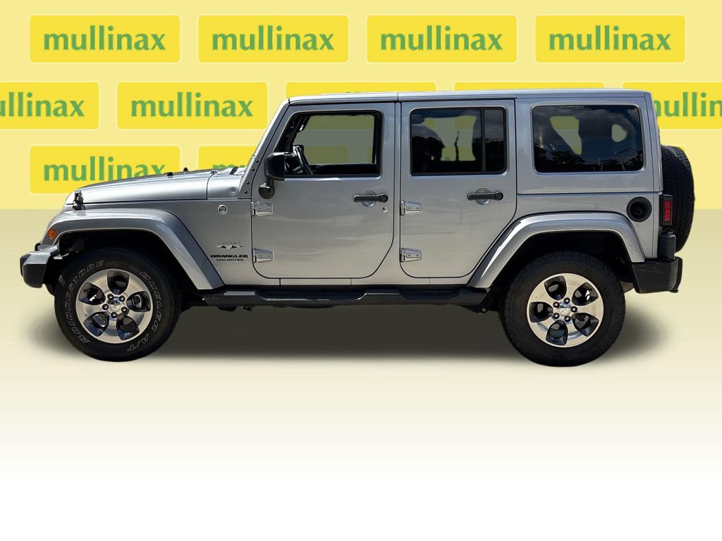 Used 2016 Jeep Wrangler Unlimited Sahara w/ Connectivity Group AWD/4WD image 11
