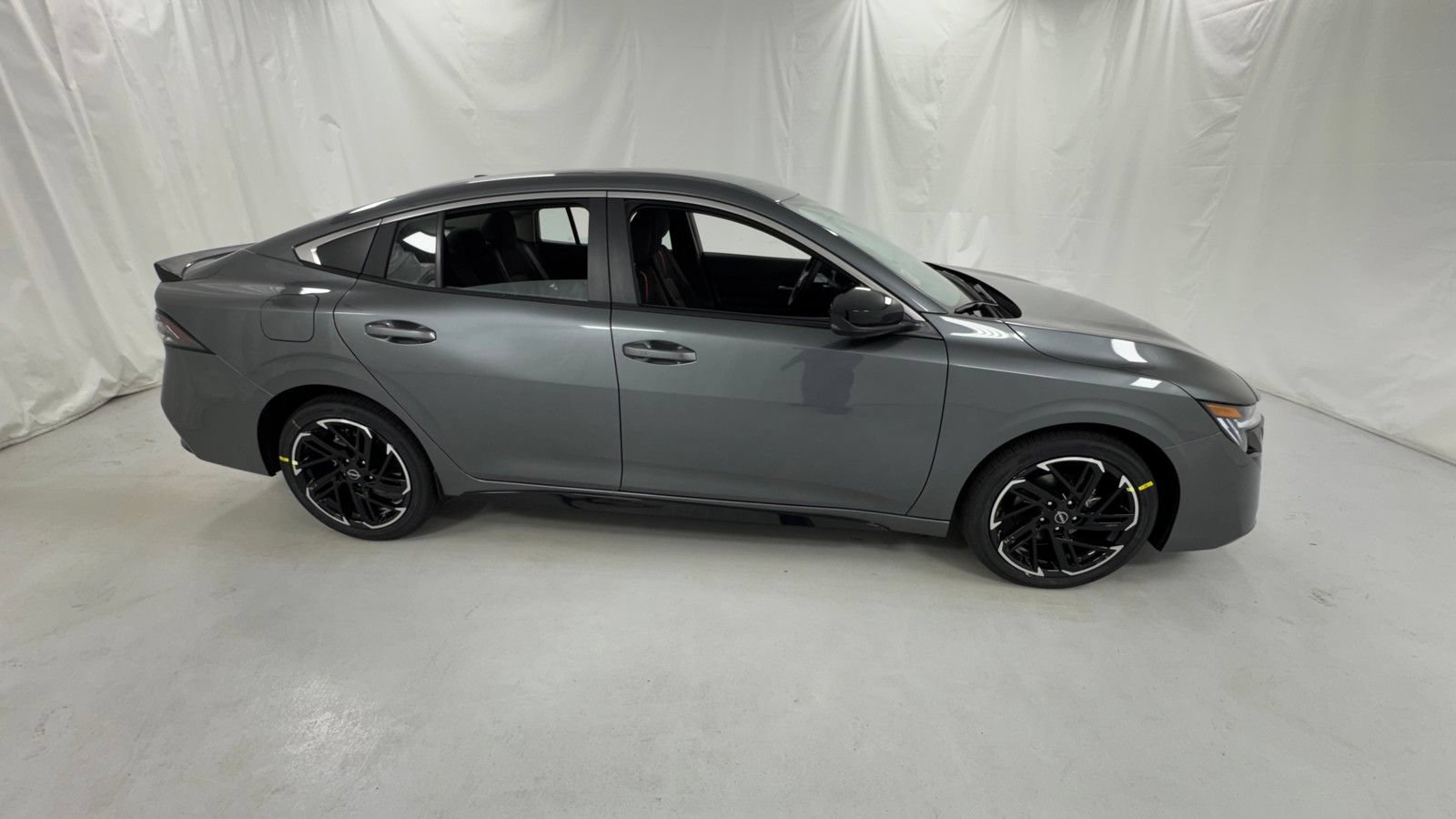 New 2026 Nissan Sentra SR w/ Floor Mat Package FWD image 2