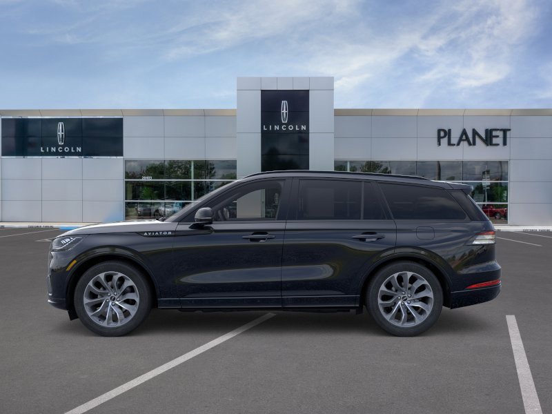 New 2026 Lincoln Aviator 2WD w/ Jet Appearance Package image 3