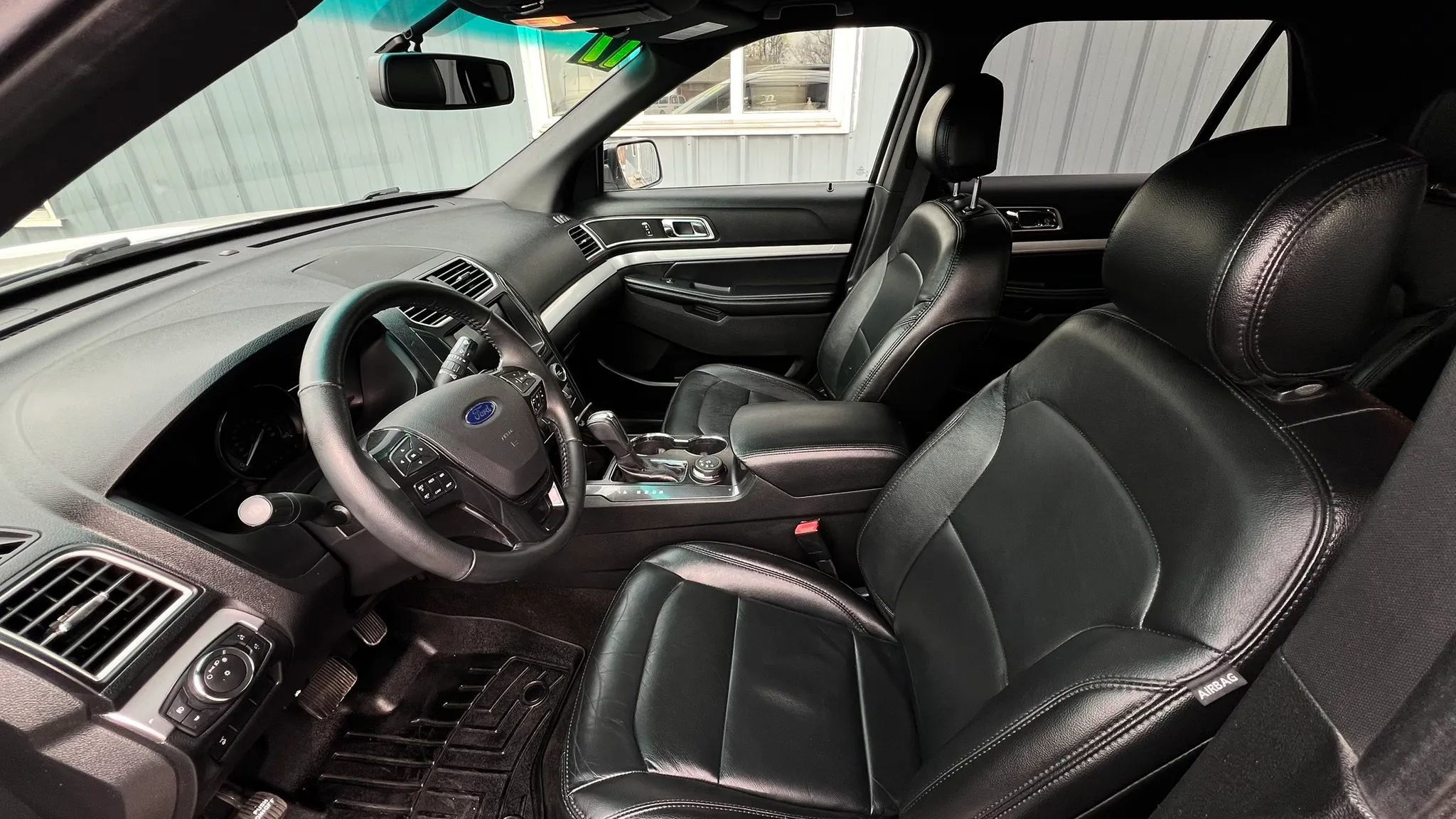 Used 2017 Ford Explorer XLT w/ Equipment Group 202A image 17