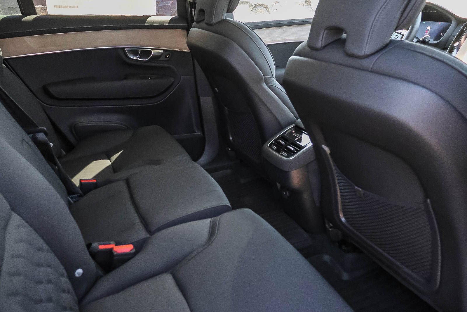 New 2026 Volvo XC90 B6 Plus w/ Protection Package AWD/4WD image 19