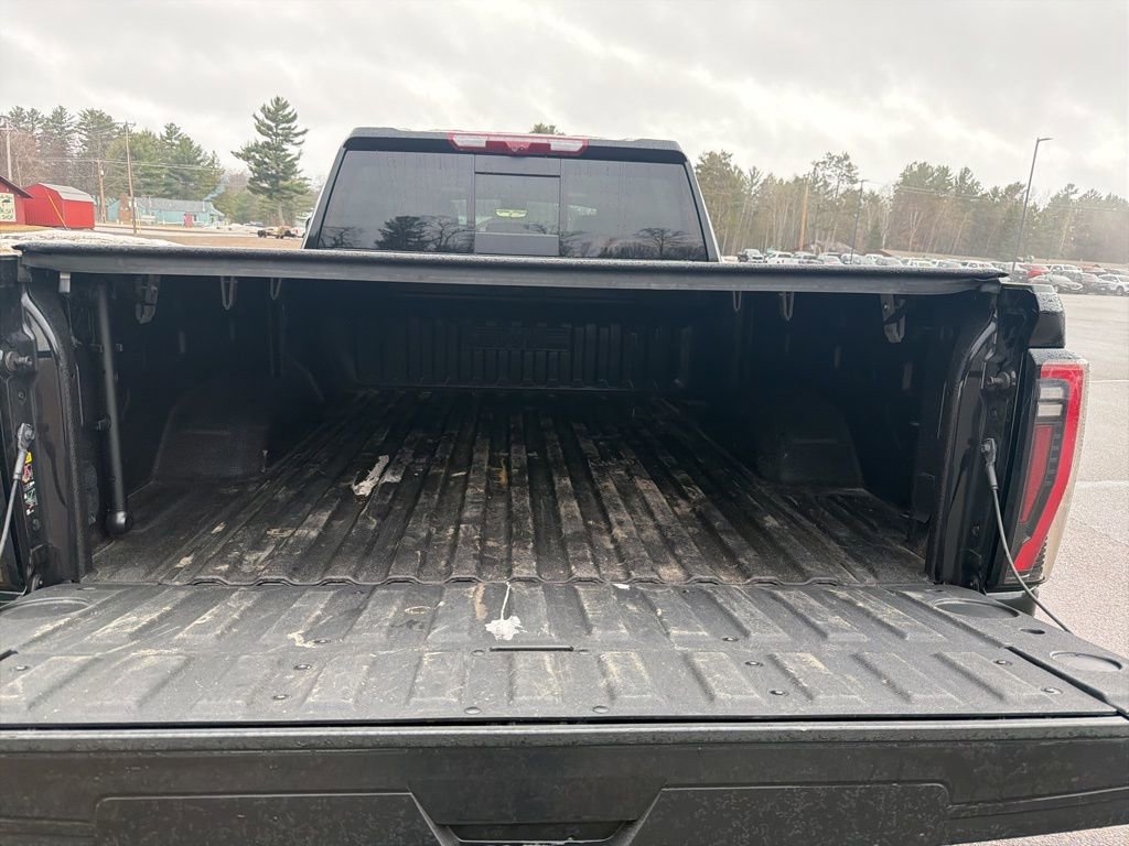 Used 2025 GMC Sierra 2500 AT4 w/ AT4 Premium Plus Package AWD/4WD image 7