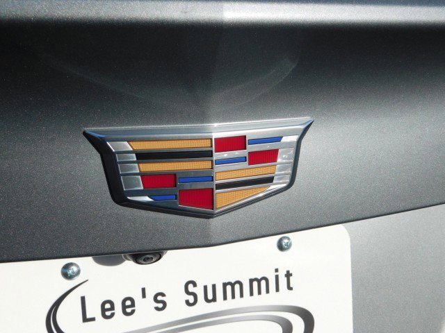 Used 2024 Cadillac XT4 Premium Luxury image 5