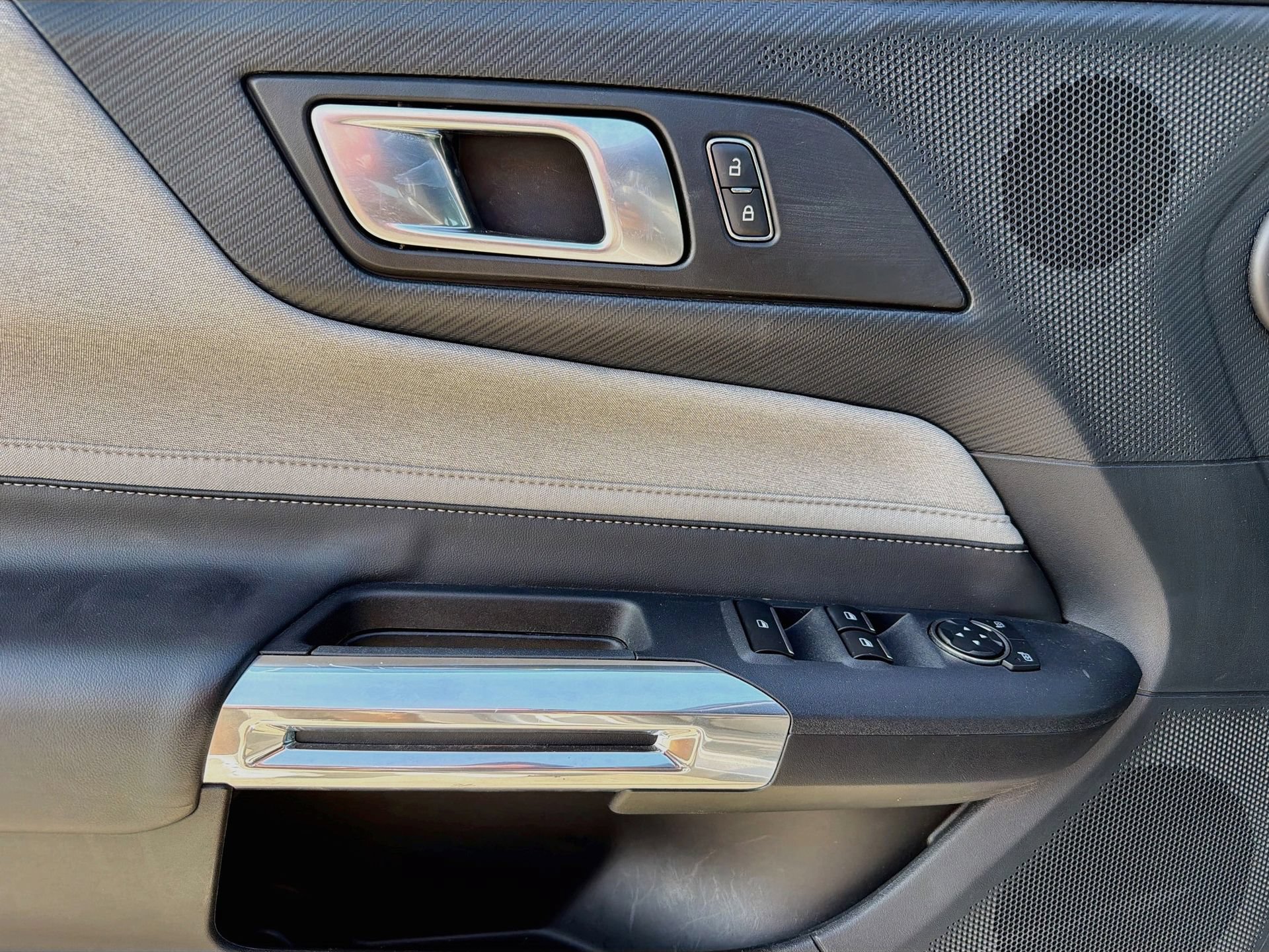 Used 2024 Ford Mustang Convertible RWD image 19